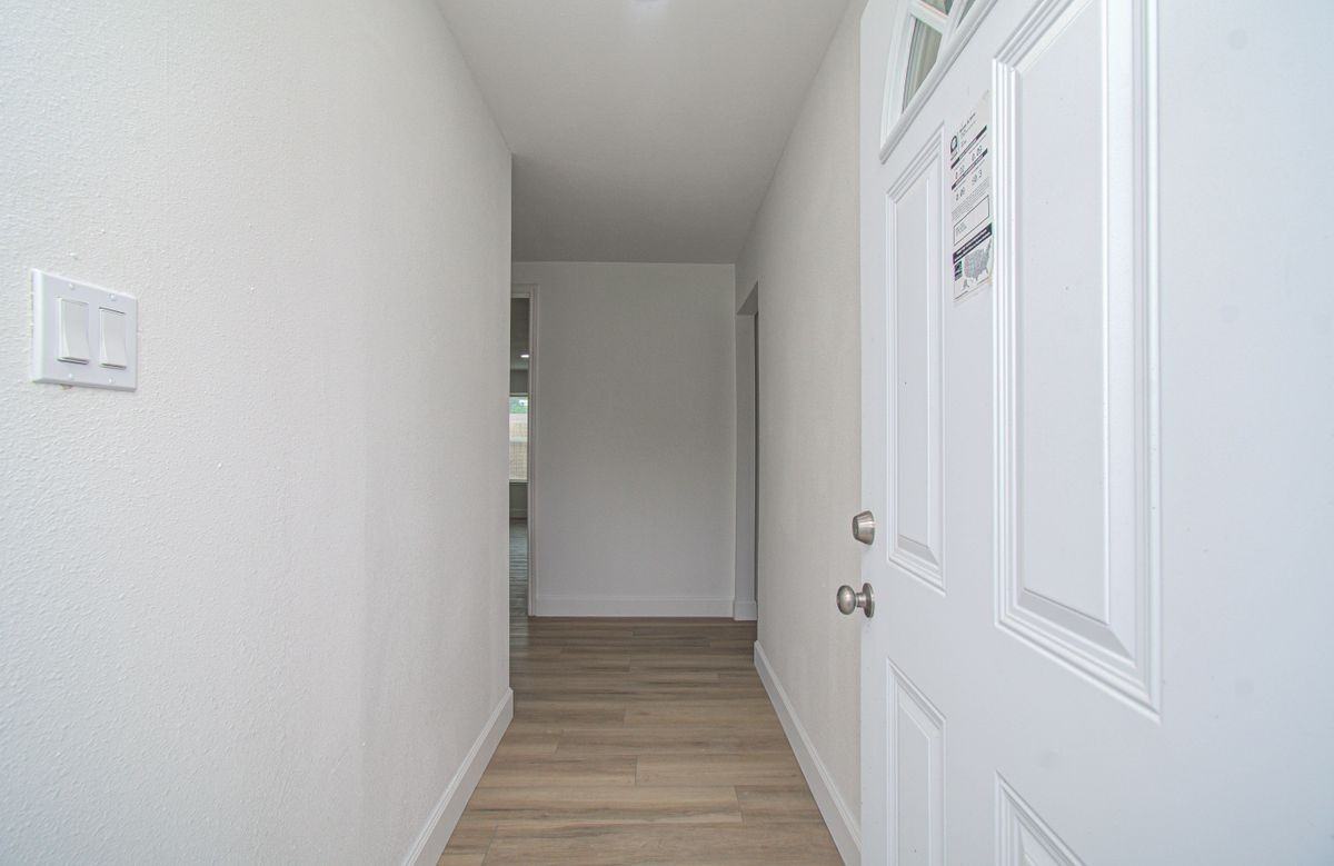 15448 Chipman Ln - Photo 7 of 23