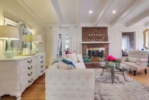featured image of 21447 Providencia St