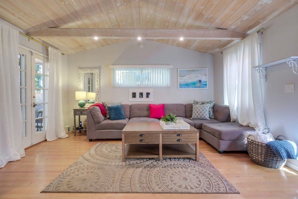 21447 Providencia St - Photo 7 of 50