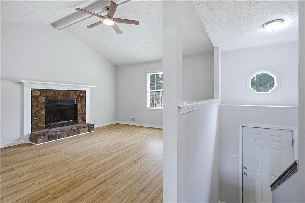 1600 Sugar Plum Dr Sw - Photo 3 of 22