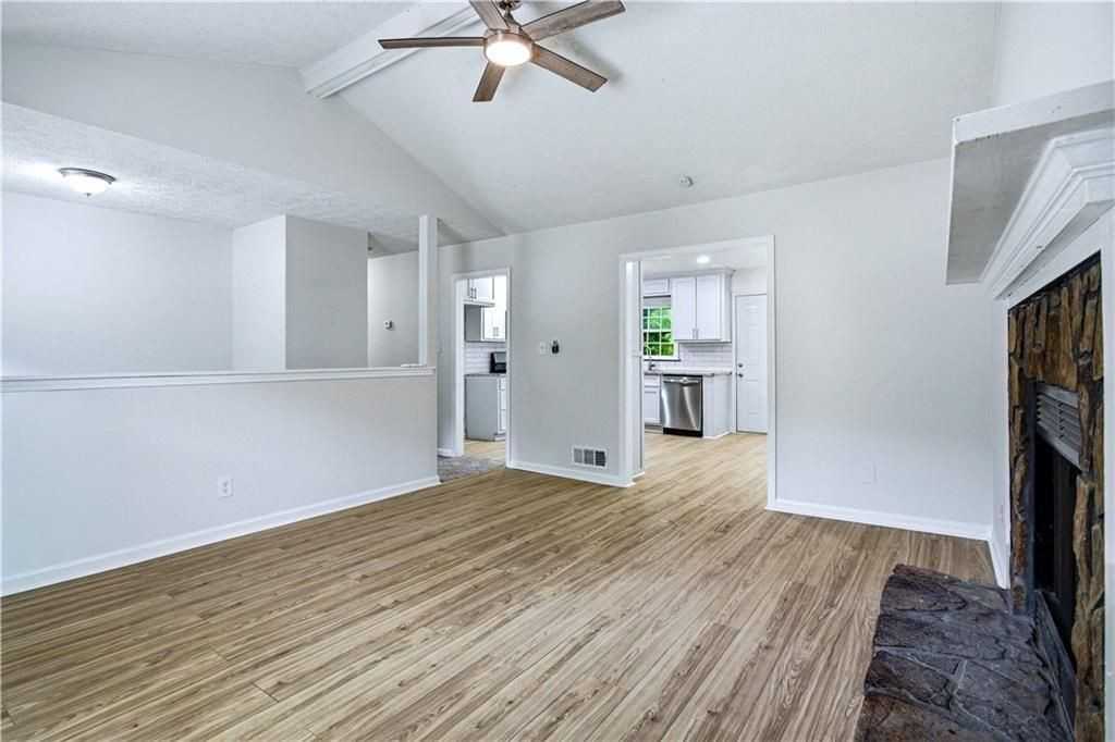 1600 Sugar Plum Dr Sw - Photo 4 of 22