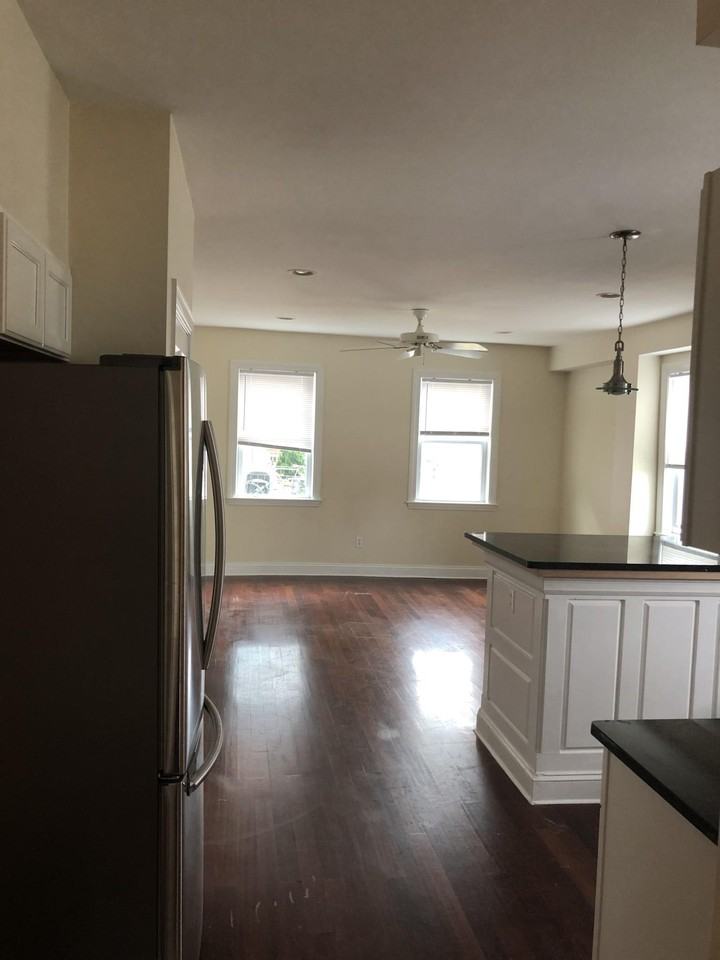 17 Duval St #1 - Photo 3 of 6