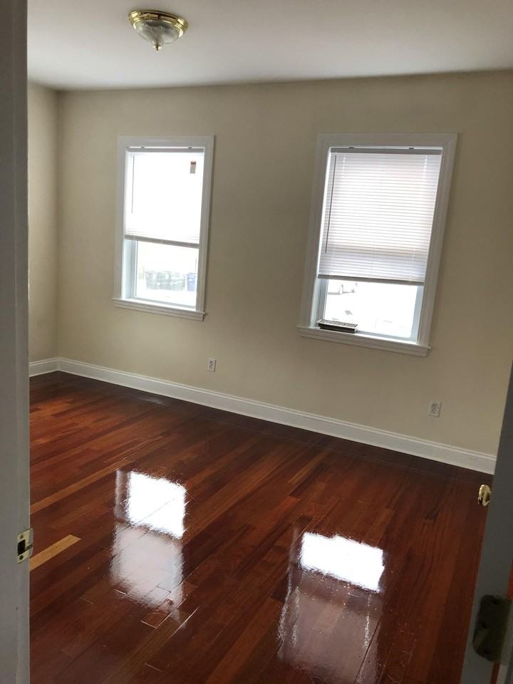 17 Duval St #1 - Photo 5 of 6