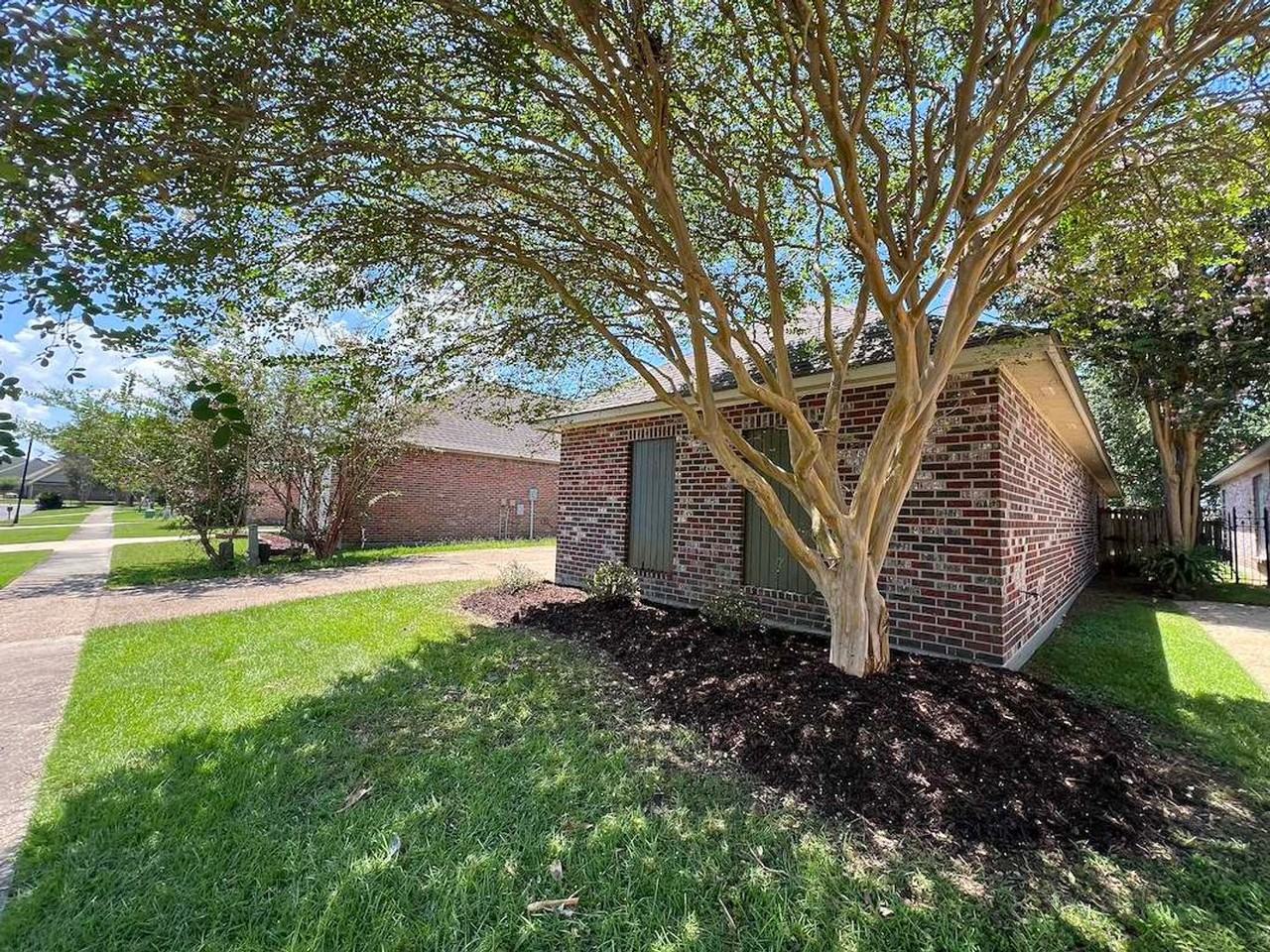 3995 Water Oak Dr - Photo 3 of 35