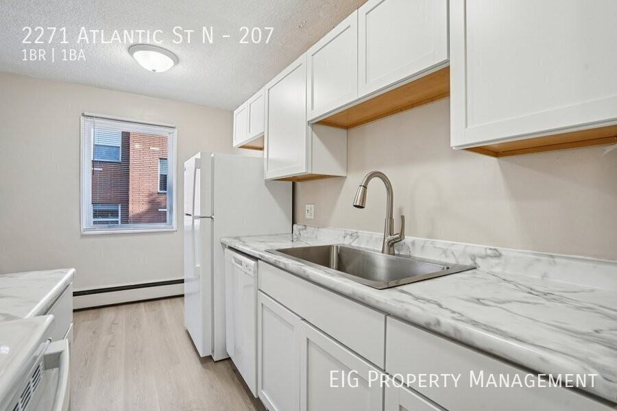 Maplewood Manor - Photo 3 of 35