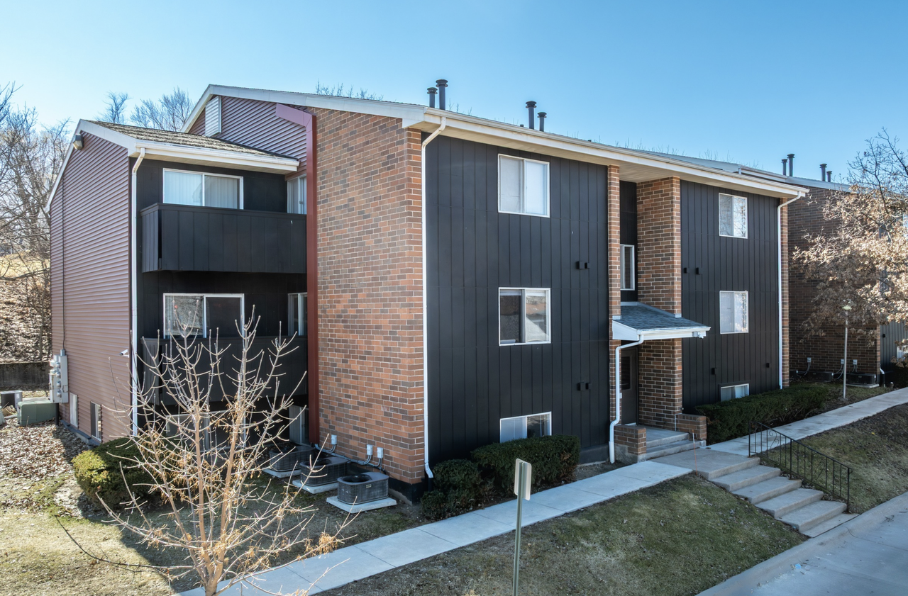 Raven Oaks Apartments - Photo 2 of 10