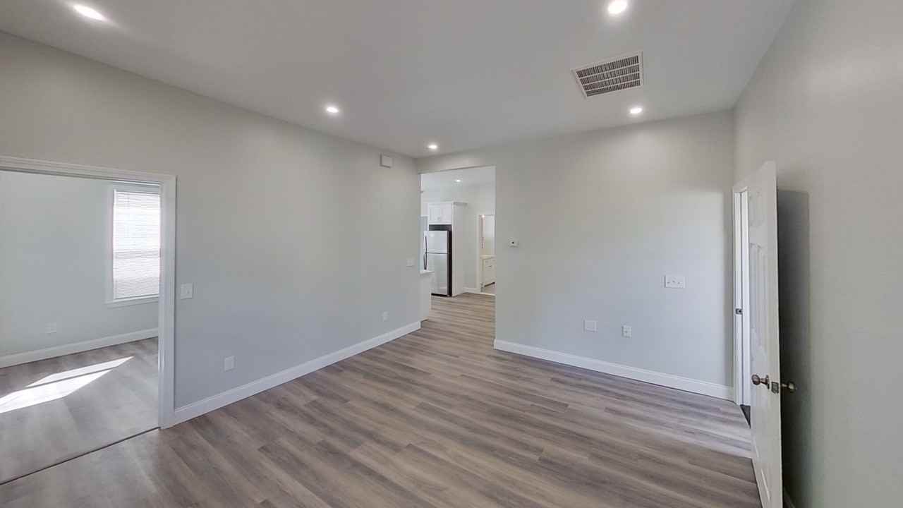 23 Oakwood St #2 - Photo 5 of 8