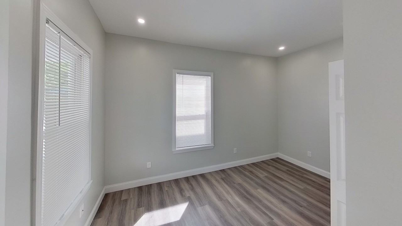 23 Oakwood St #2 - Photo 6 of 8