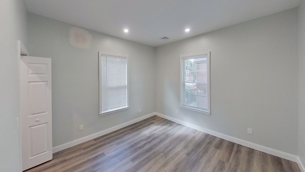 23 Oakwood St #2 - Photo 7 of 8