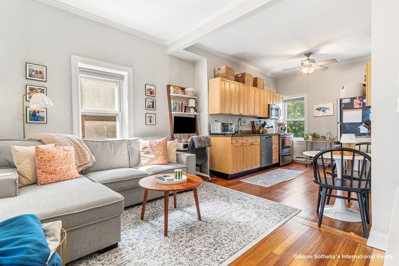 291 W 3rd St #3 - Photo 3 of 14
