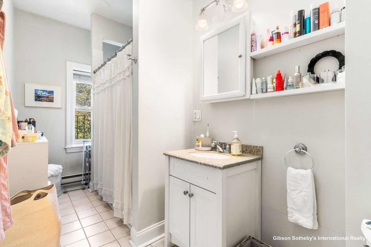 291 W 3rd St #3 - Photo 5 of 14