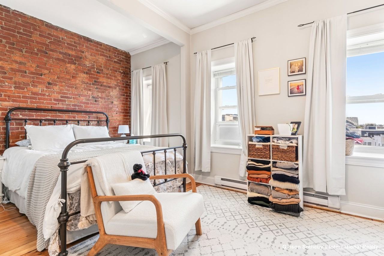 291 W 3rd St #3 - Photo 7 of 14