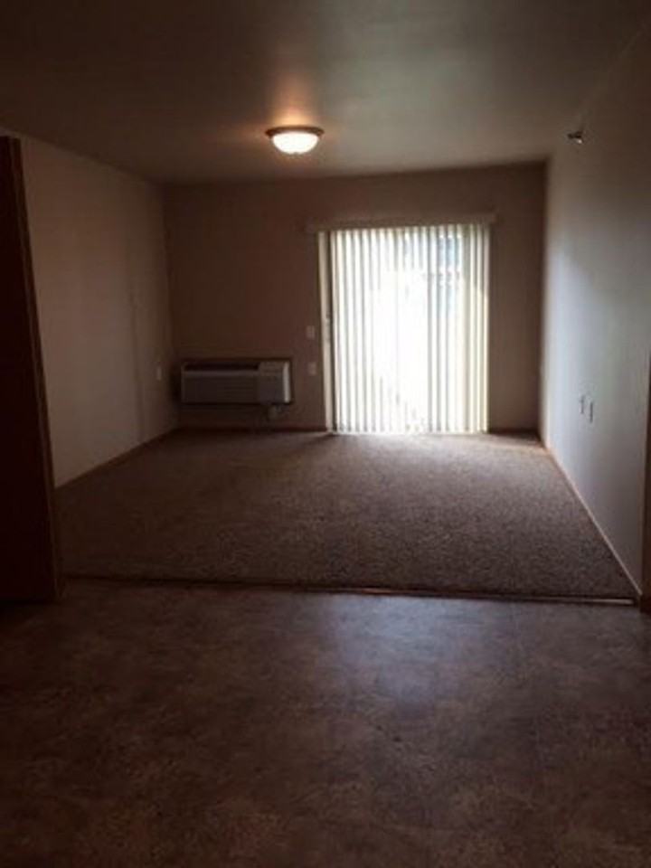 2100 33rd St NW - Photo 5 of 23