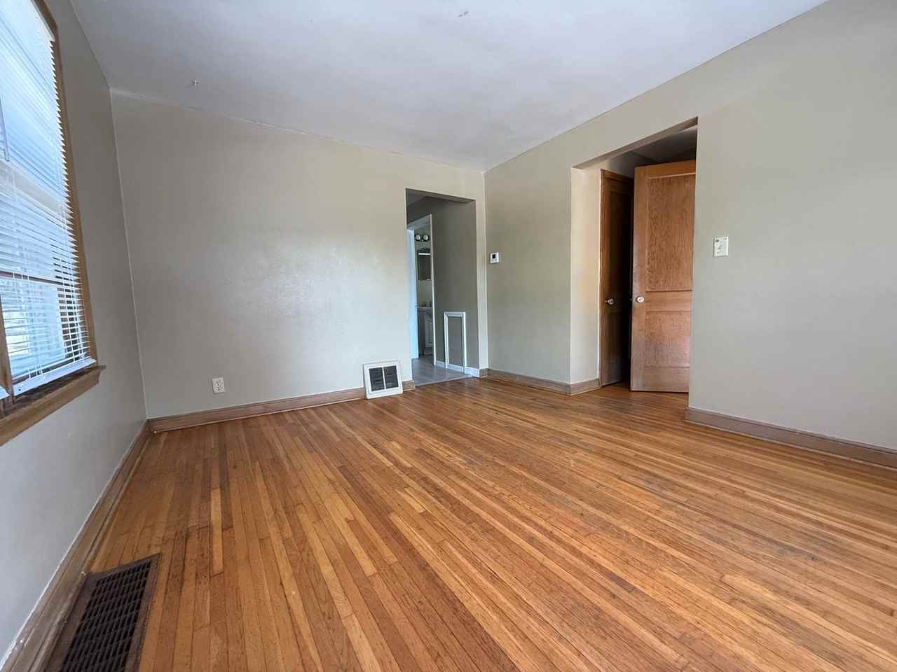 551 Michigan St - Photo 4 of 18