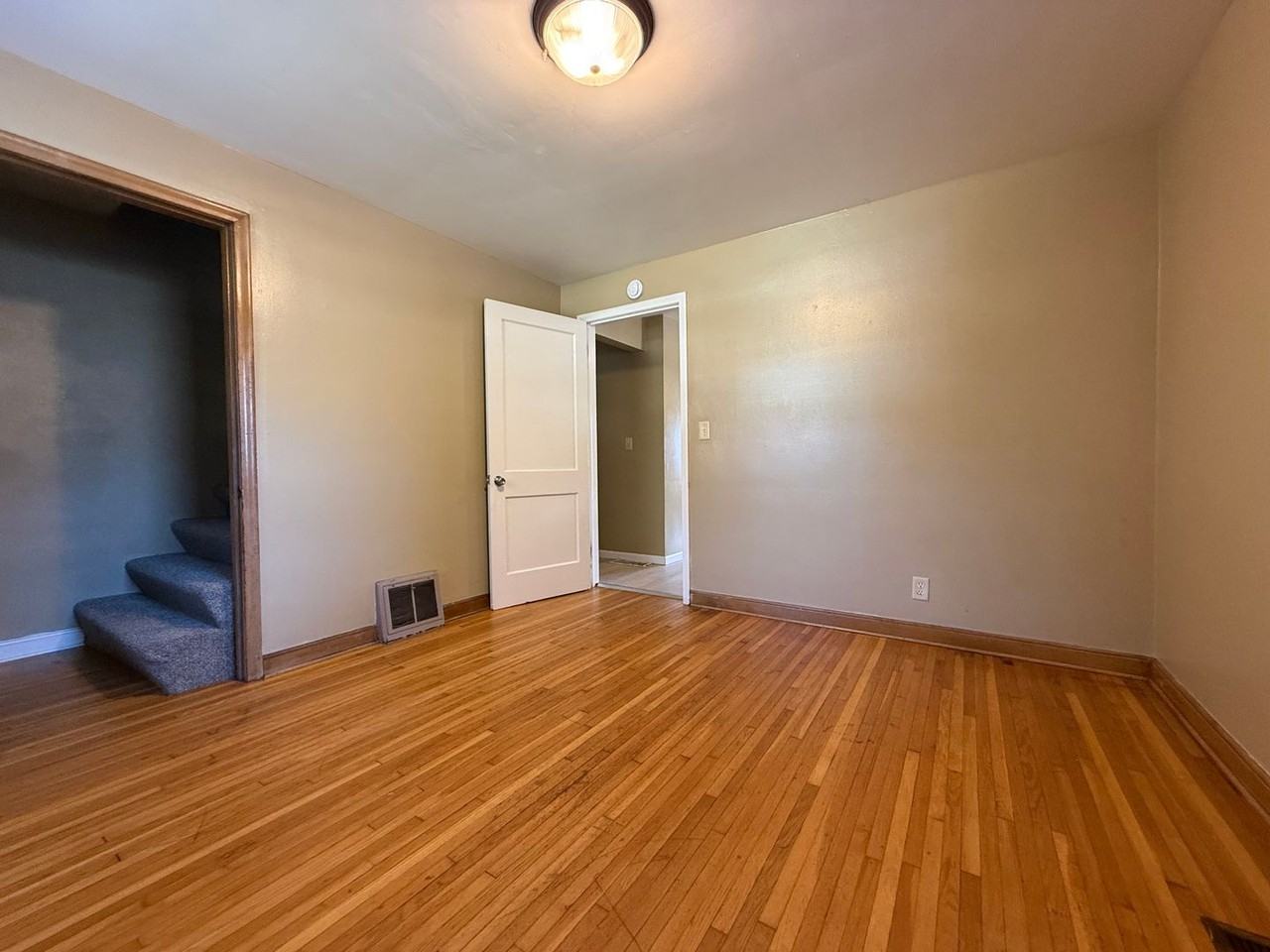 551 Michigan St - Photo 7 of 18