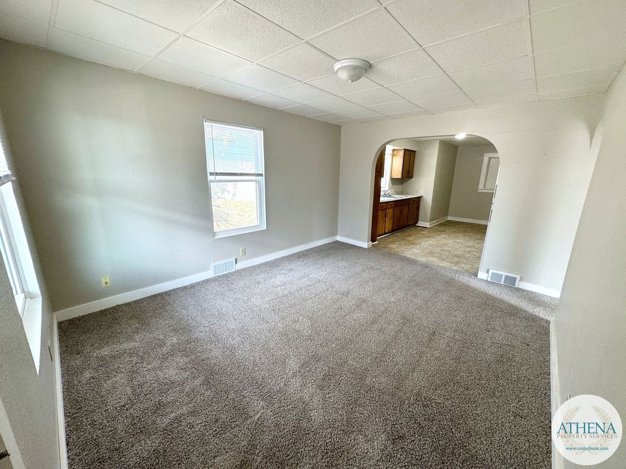 1426 N Main St - Photo 2 of 14