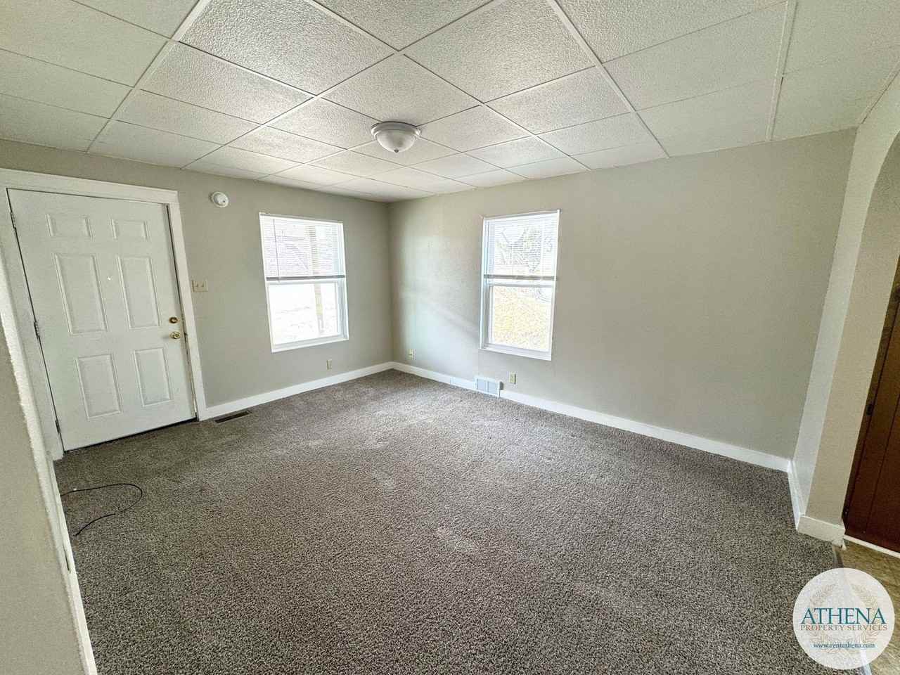 1426 N Main St - Photo 3 of 14