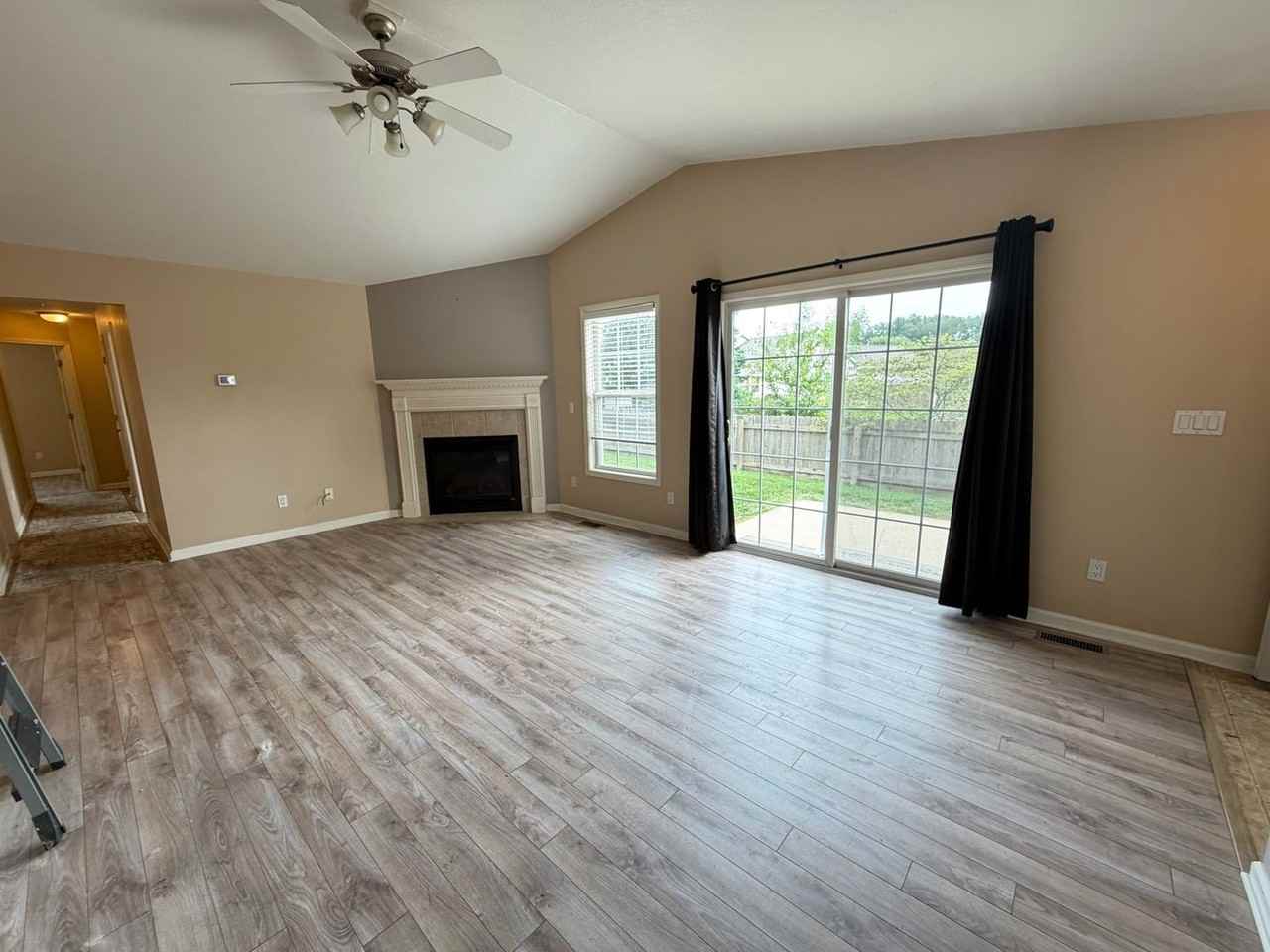 208 Red Bud Dr - Photo 2 of 15