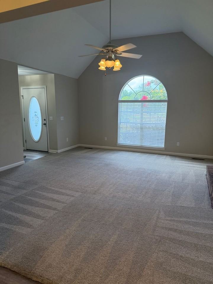 8900 Fox Glen Dr - Photo 6 of 37