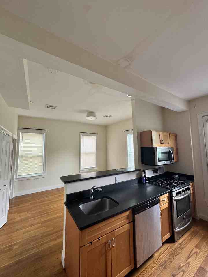Cambridge St #3 - Photo 5 of 13