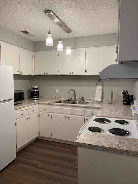 Shasta Villa Apartments - Photo 3 of 28