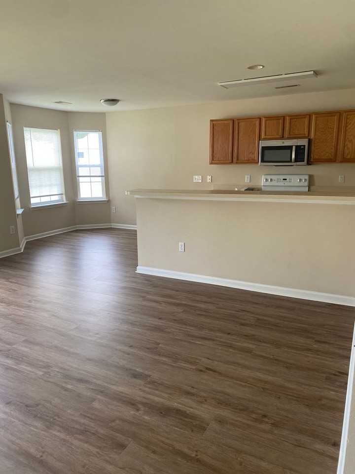 2525 Whetstone Ln - Photo 2 of 18