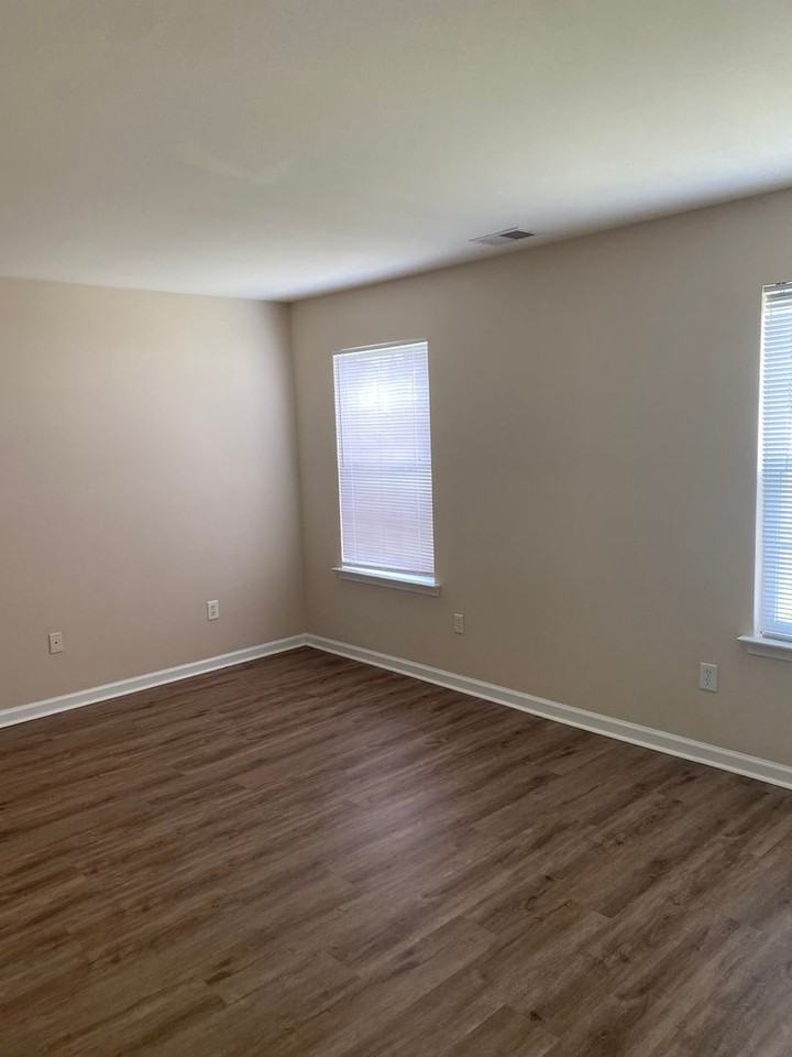 2525 Whetstone Ln - Photo 3 of 18