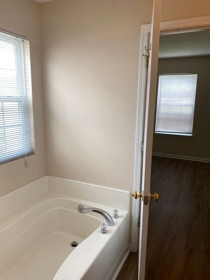 2525 Whetstone Ln - Photo 4 of 18