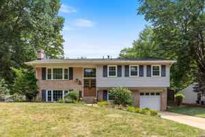 featured image of 1731 Tamerisk Ct