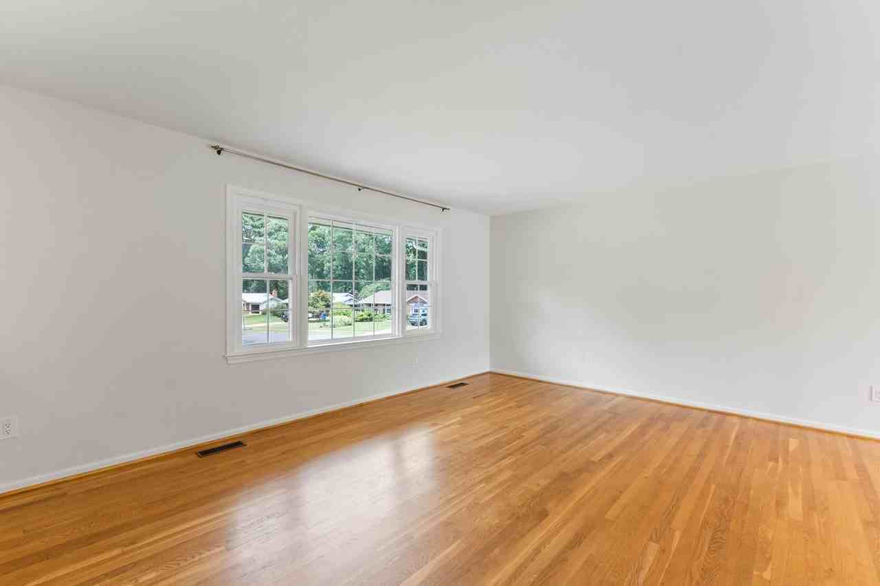 1731 Tamerisk Ct - Photo 3 of 49