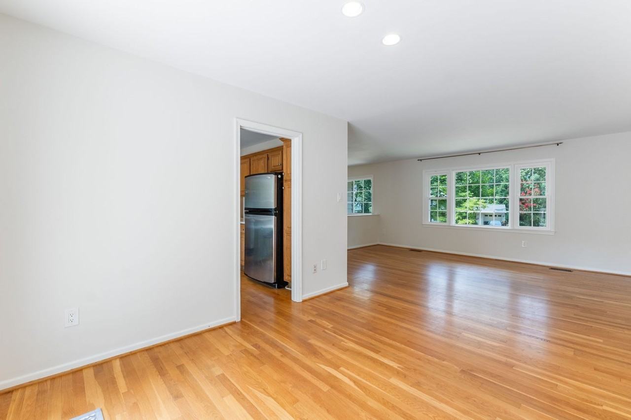1731 Tamerisk Ct - Photo 4 of 49