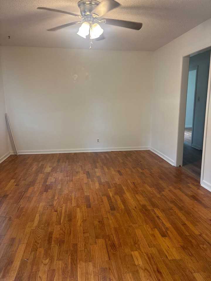 5032 Anderson St - Photo 3 of 13