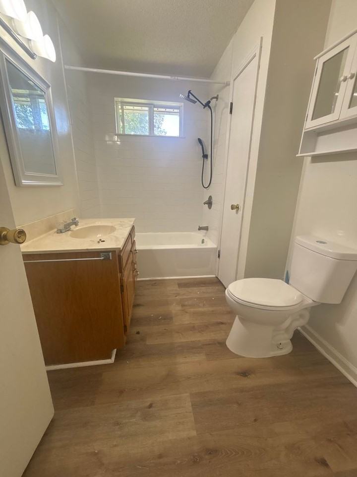 5032 Anderson St - Photo 7 of 13