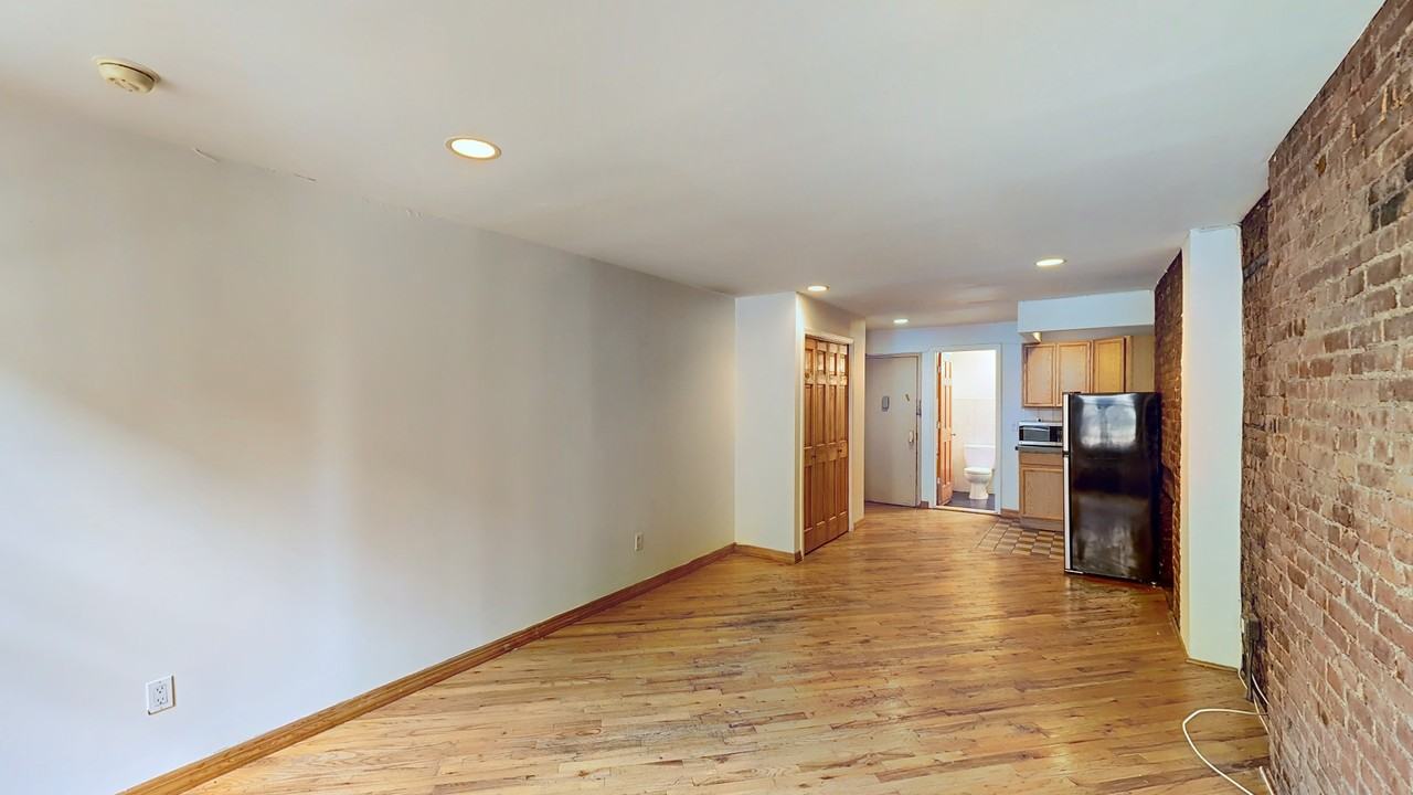 120 Orchard Street - Photo 3 of 10
