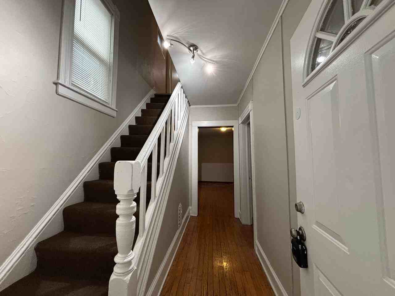 16 Asbury St - Photo 4 of 21