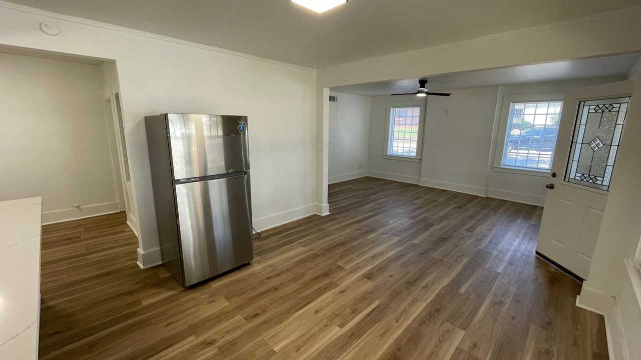 1720 N Grant St - Photo 6 of 18