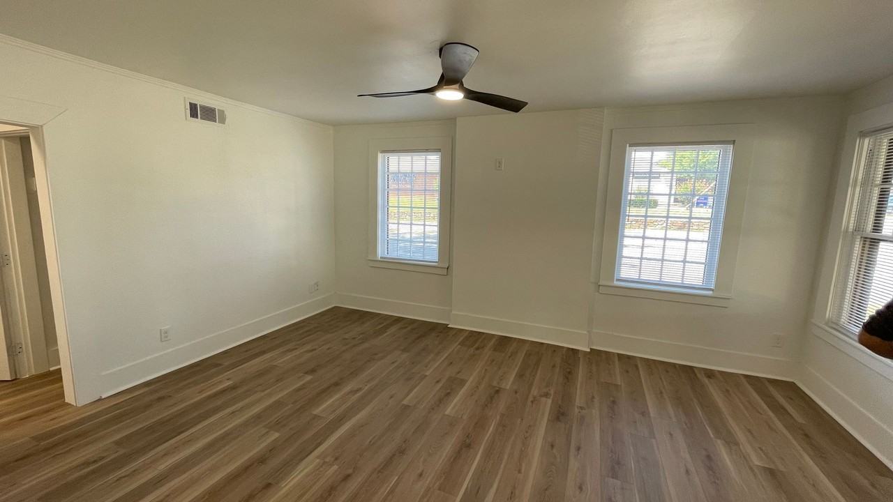 1720 N Grant St - Photo 7 of 18