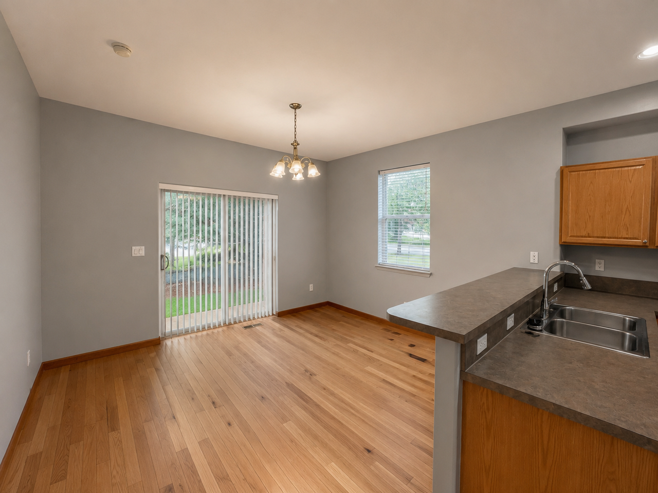 42 Audrey Cir - Photo 3 of 11