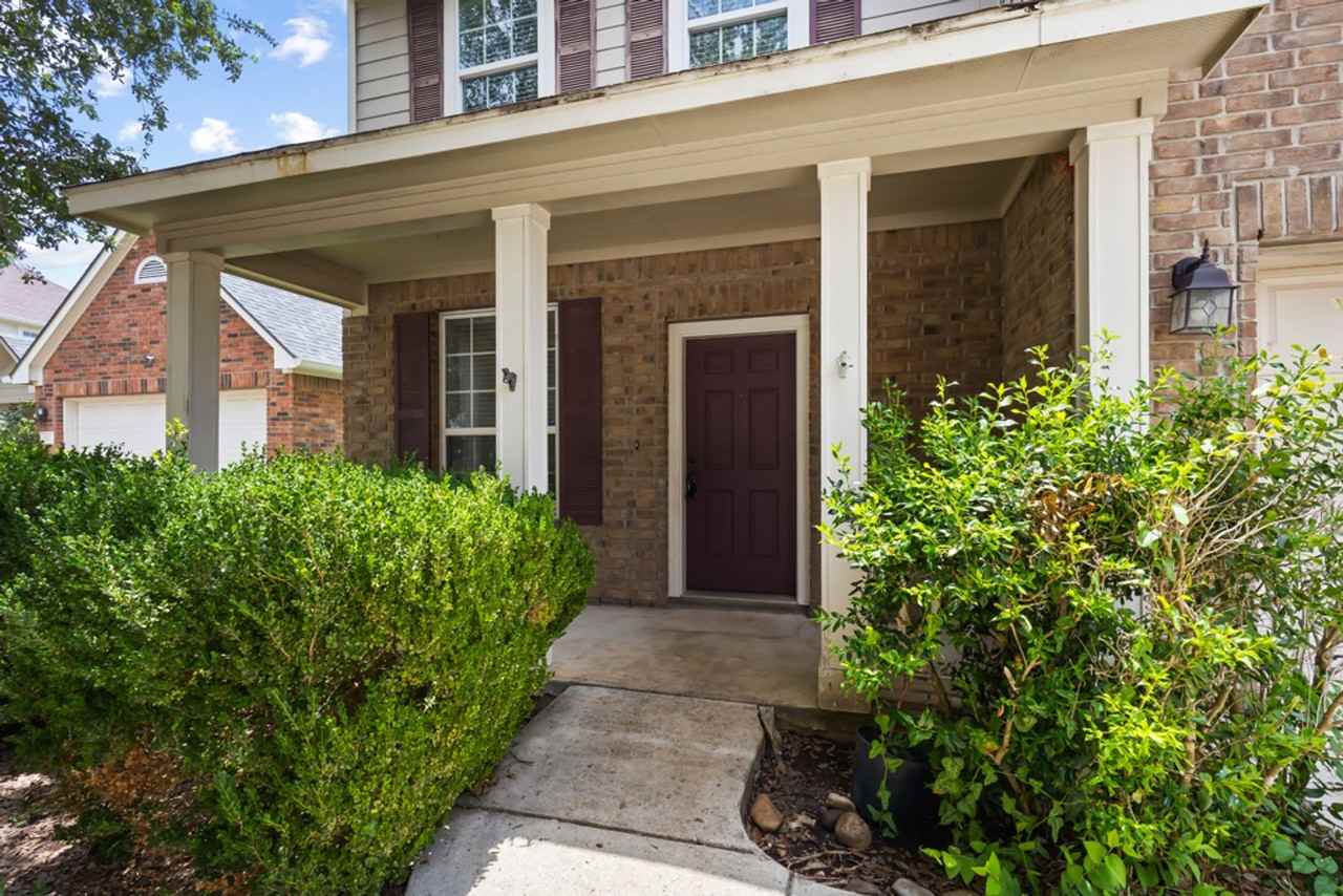 157 Carmel Dr - Photo 3 of 25