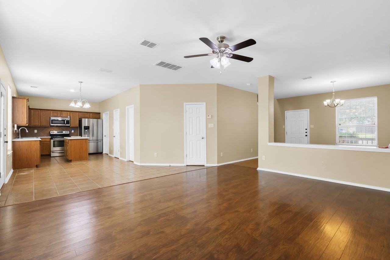157 Carmel Dr - Photo 7 of 25
