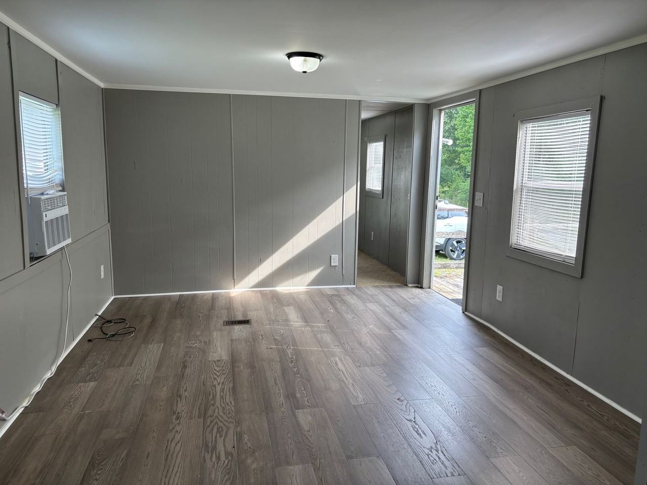 208 Leatherwood Ln - Photo 2 of 17