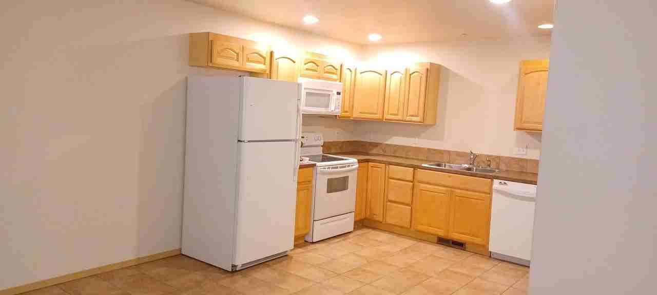 1225 Maple St - Photo 4 of 6