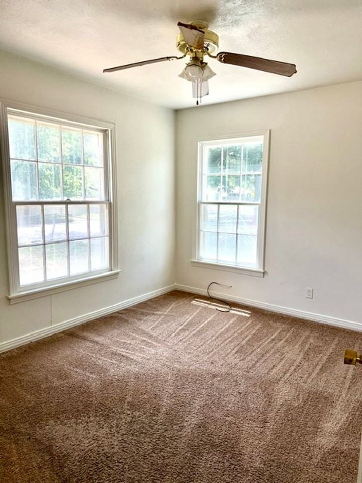 3721 Frederick Ave - Photo 6 of 9