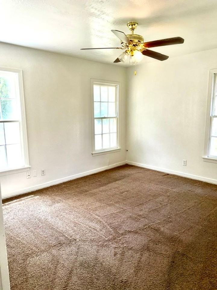 3721 Frederick Ave - Photo 7 of 9