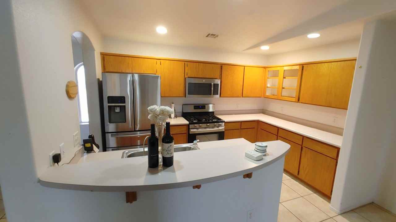 10751 S Calle Raquel - Photo 2 of 7