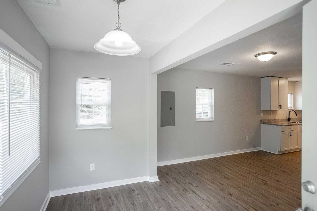 536 Basin St - Photo 4 of 24