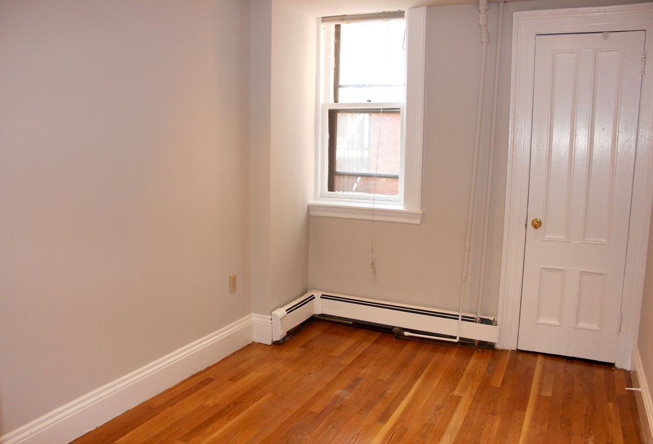 239 Commonwealth Ave - Photo 7 of 21