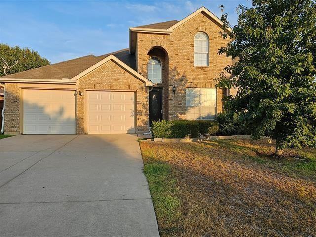 215 Lairds Dr - Photo 2 of 20