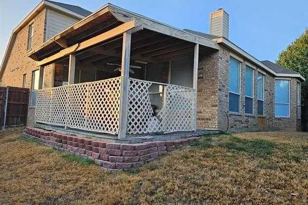 215 Lairds Dr - Photo 5 of 20