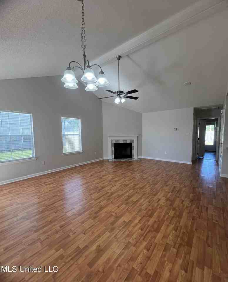 11029 Windsor Hill Dr - Photo 2 of 20